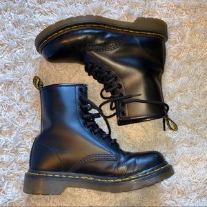 DR MARTENS